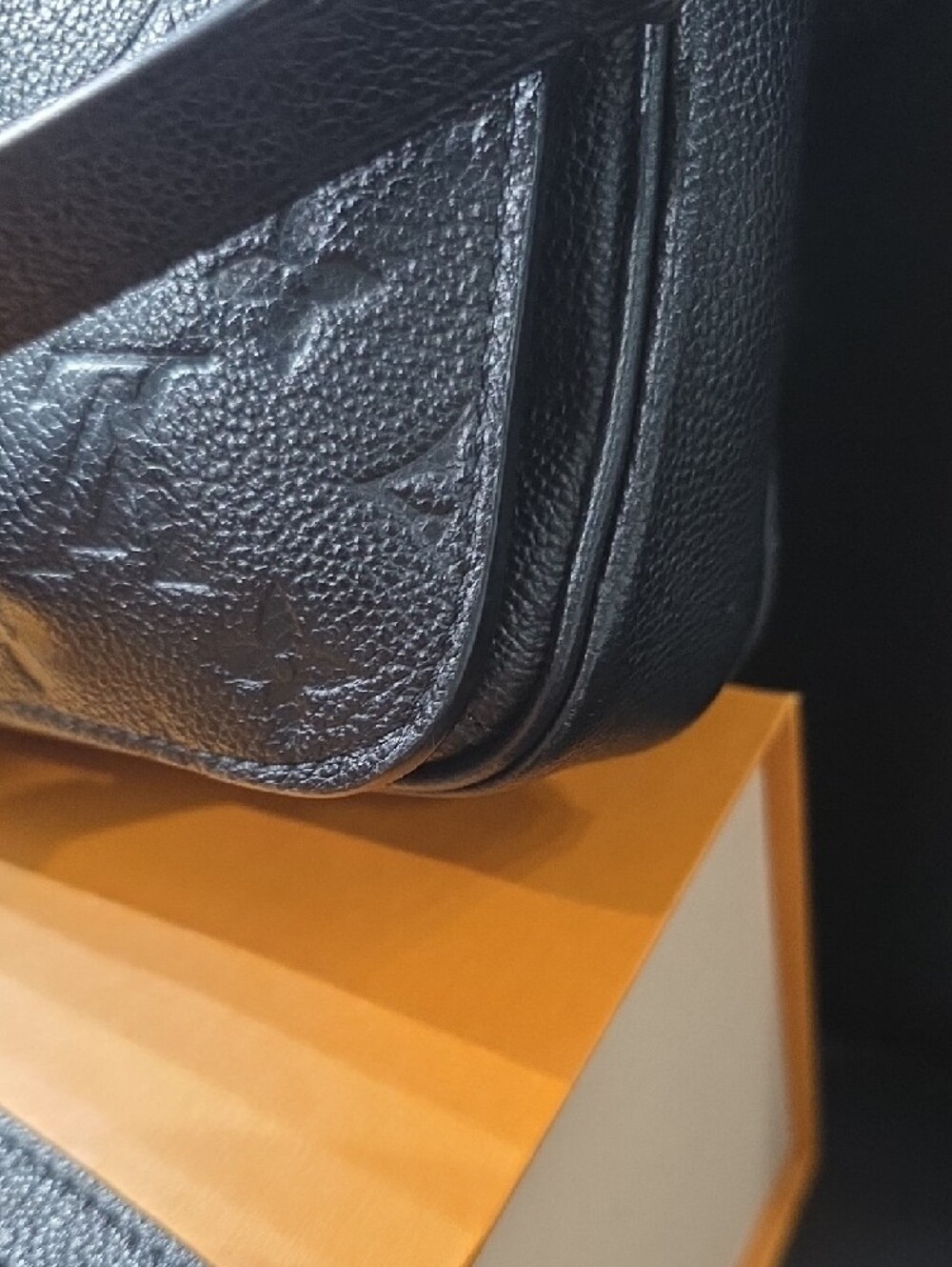 Louis Vuitton Black Monogram Empreinte Pochette Metis Crossbody Gold Hardware - Picture 7 of 15